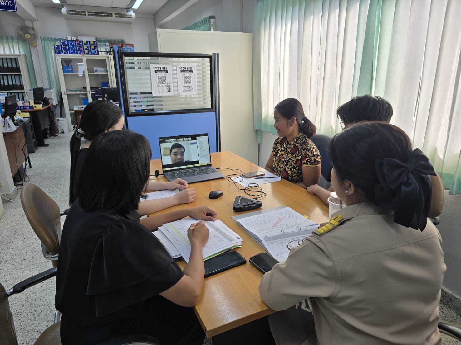 title - ส.ป.ก. เพชรบุรี ร่วมรับฟังการประชุมชี้แจงตัวชี้วัดตามคำรับรองการปฏิบัติราชการระดับหน่วยงานของ ส.ป.ก. จังหวัด ประจำปีงบประมาณ พ.ศ. 2569